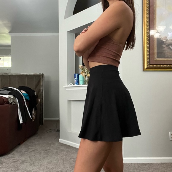 EUC Black High Waisted Flowy Mini Skirt Soft Material - Picture 3 of 3